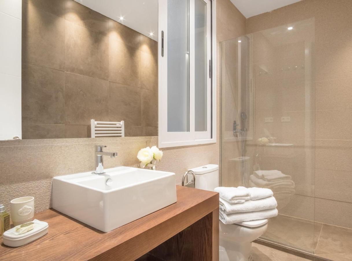 Experience The Best Of Madrid! Gran Via Apartment For 6, Comfort And Style In The Heart Of Chueca III Ngoại thất bức ảnh